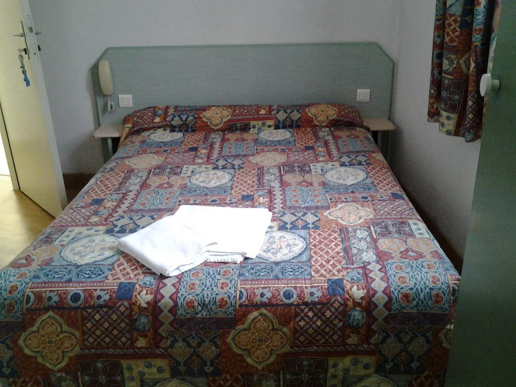 Hotel Saint Jean Baptiste Lourdes Bilik gambar